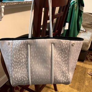 Like new tote bag . Used a couple of times